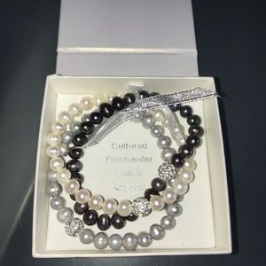 Pearl bracelets